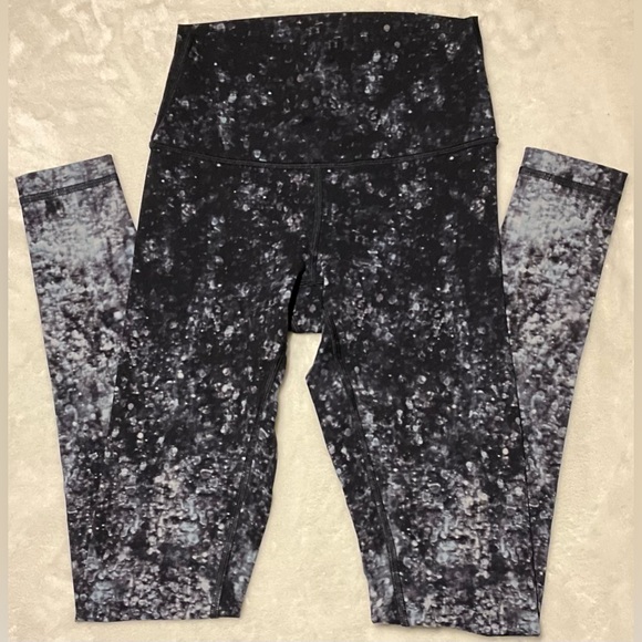 Lululemon Wunder Under Hi-Rise Pant Size 4 EUC in Effervescence 50G Multi Black - Picture 1 of 3